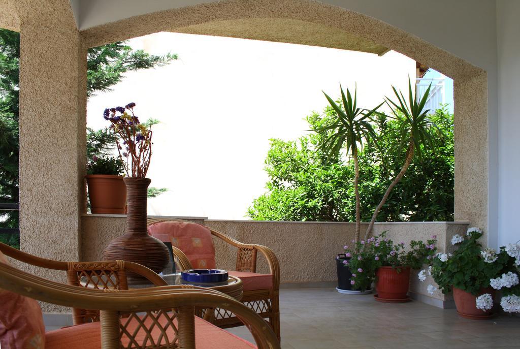 Villa Yiotevi Poros Town Exterior foto
