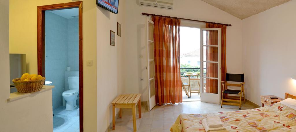 Villa Yiotevi Poros Town Exterior foto